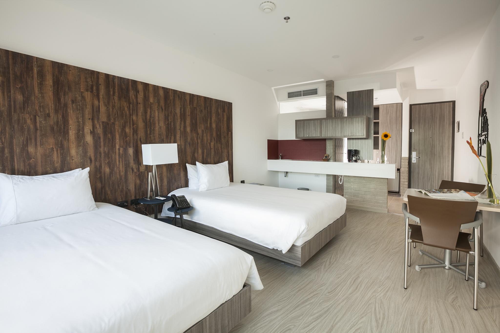 V Grand Hotel, A Member Of Radisson Individuals 메딜린 외부 사진