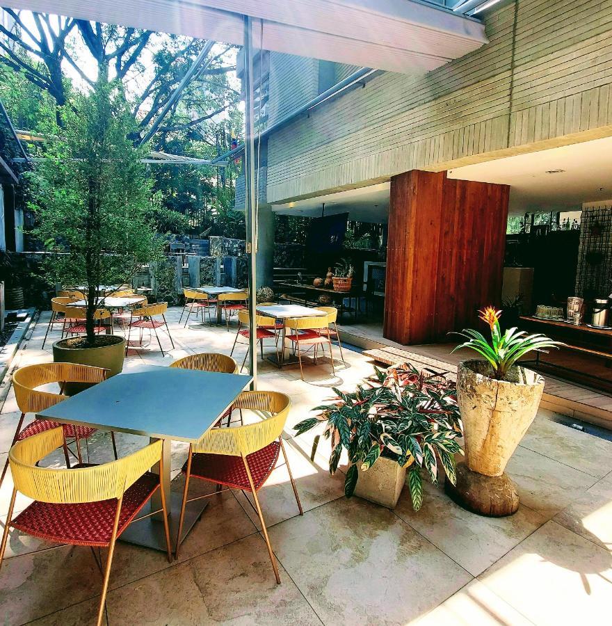 V Grand Hotel, A Member Of Radisson Individuals 메딜린 외부 사진