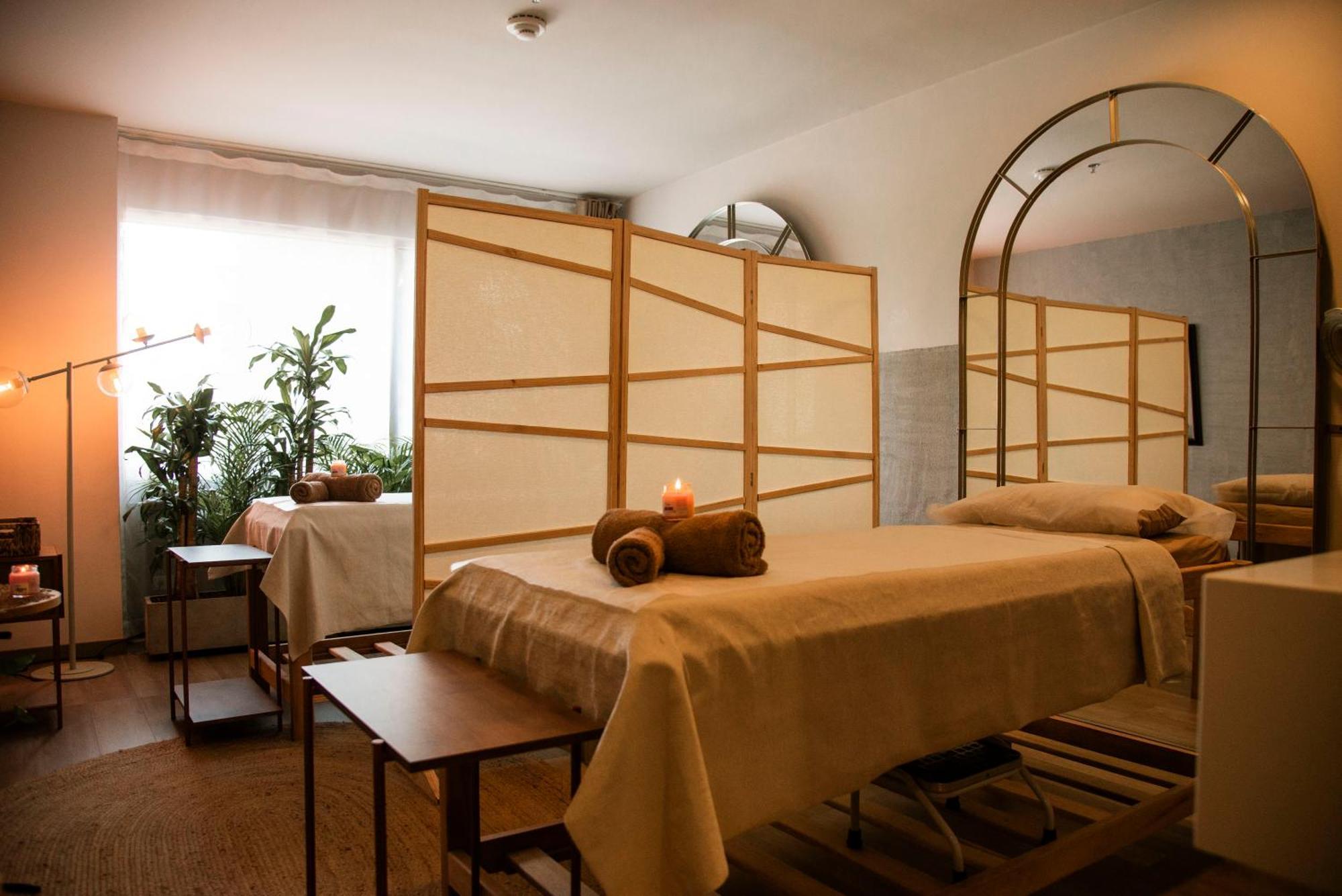 V Grand Hotel, A Member Of Radisson Individuals 메딜린 외부 사진